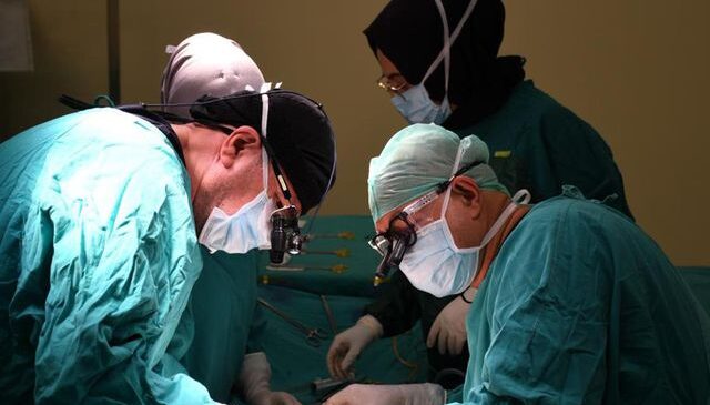 Dünyanın ilk 8’li çapraz karaciğer nakli Malatya’da gerçekleştirildi