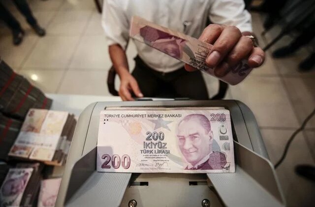 Bankalar yarışa girdi! Parasını getirene 194 bin lira veriyorlar