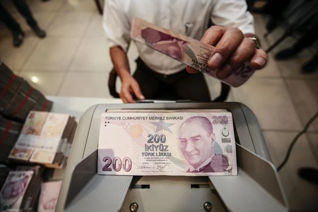 Bankalar yarışa girdi! Parasını getirene 194 bin lira veriyorlar