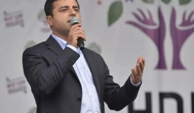 Başak Demirtaş, Selahattin Demirtaş’ın yeni fotoğrafını paylaştı