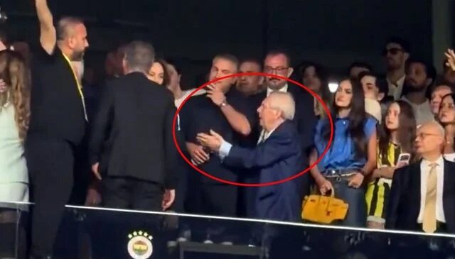 Başkanlığa koşan Aziz Yıldırım’dan beğeni yağmuruna tutulan hareket