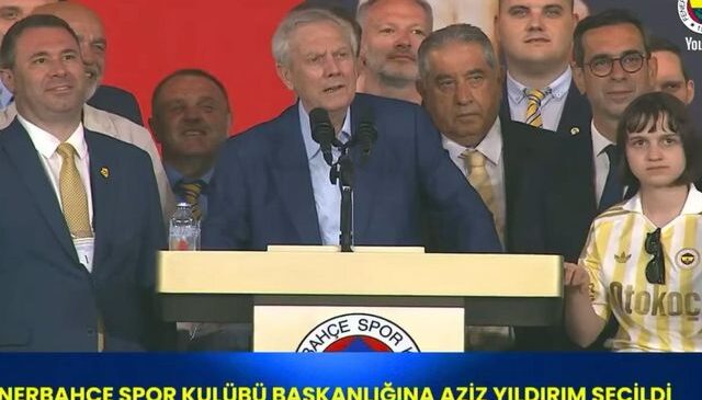 Başkanlık zaferi sonrası dikkat çeken görüntü! Aziz Yıldırım’ın işaretiyle başladılar