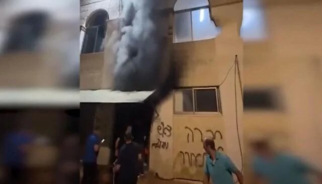 Batı Şeria’da Yahudi yerleşimcilerden çirkin provokasyon: İki cami birden ateşe verildi!