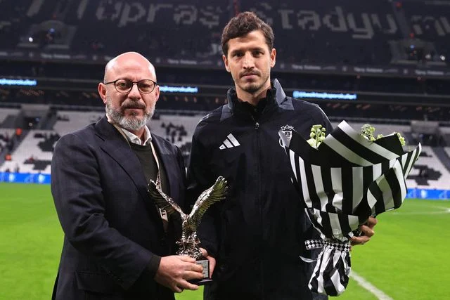 Beşiktaş’ta ayrılık! Salih Uçan yıldızlaştığı yere geri dönüyor