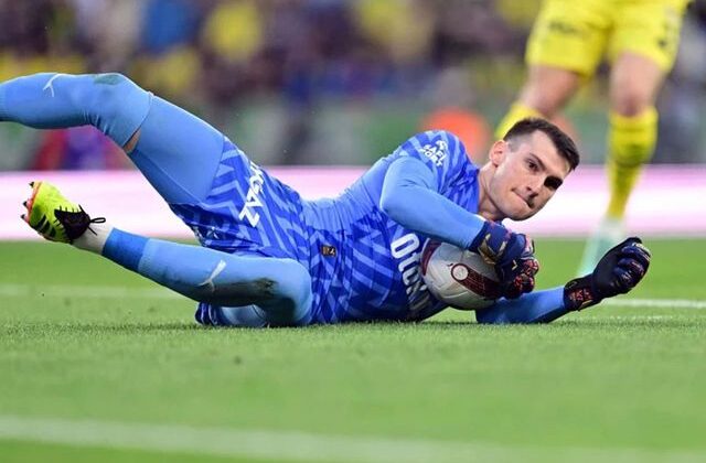 Beşiktaş’tan Fenerbahçe’yi karıştıracak hamle! Livakovic için düğmeye bastılar