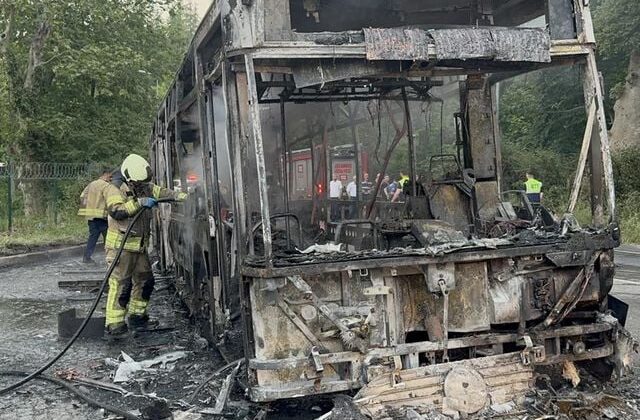 Beykoz’da İETT otobüsü alev alev yandı