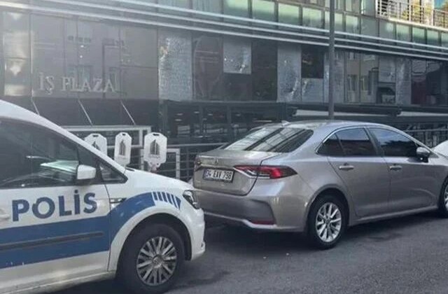 Beykoz’da iş merkezine silahlı saldırı; şüpheliler motosikletle kaçtı