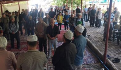 7’den 70’e tüm mahalleli yağmur duasına çıktı: Ancak bu kez dertleri yağması değil