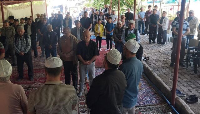 7’den 70’e tüm mahalleli yağmur duasına çıktı: Ancak bu kez dertleri yağması değil