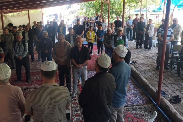 7’den 70’e tüm mahalleli yağmur duasına çıktı: Ancak bu kez dertleri yağması değil
