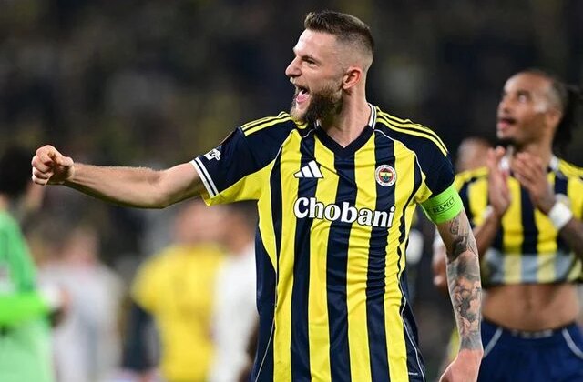 Bir saniye bile düşünmemiş! Skriniar’dan Fenerbahçelileri mest eden hareket