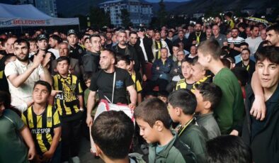 Bitlis Spor, 3’üncü Lig’e yükseldi, taraftarlar sokağa döküldü
