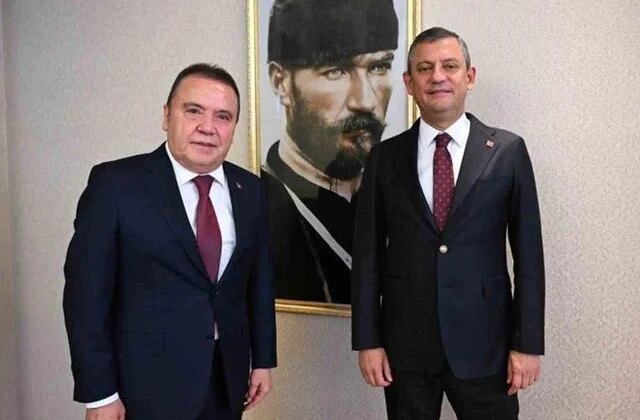 Muhittin Böcek’ten yeni ifade: Özgür Özel’in talimatıyla Ferdi Zeyrek’e 950 bin Euro nakit para verdim
