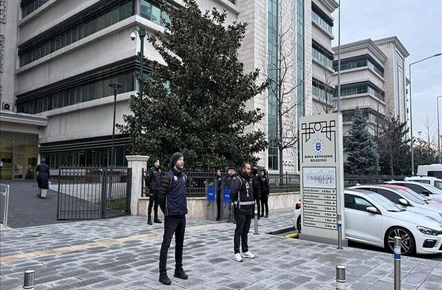 Bursa’da rüşvet operasyonunun perde arkası ortaya çıktı: Pasta kutusunda döviz detayı!