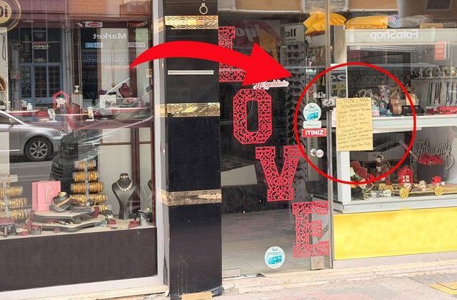 Cam silmekten yorulan esnafın eşi çareyi vitrine not asmakta buldu