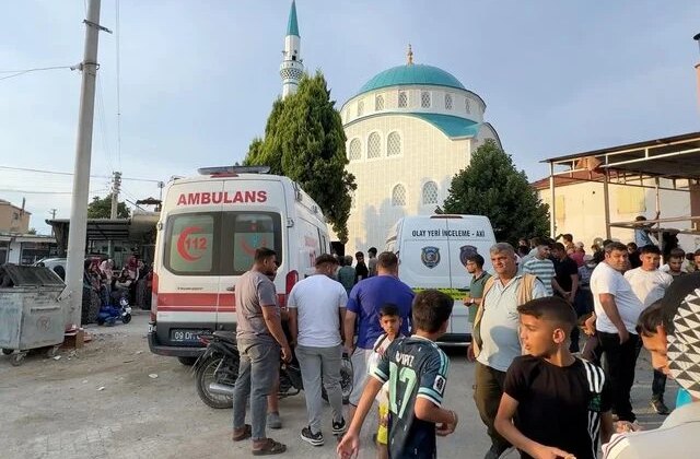 Cami inşaatında 2 işçi iskeleden düştü: 1 ölü, 1 yaralı
