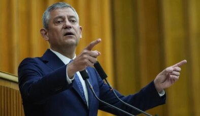 “CHP fiilen kapanmıştır” diyen Özel yeni parti sinyali verdi