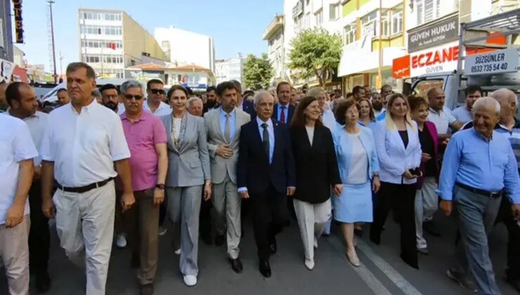 AK Parti’ye katılan Keşan Belediye Başkanı Mehmet Özcan, törenle belediyeye gitti