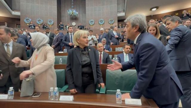 CHP’den istifa eden Nimet Özdemir AK Parti Grup Toplantısı’nda