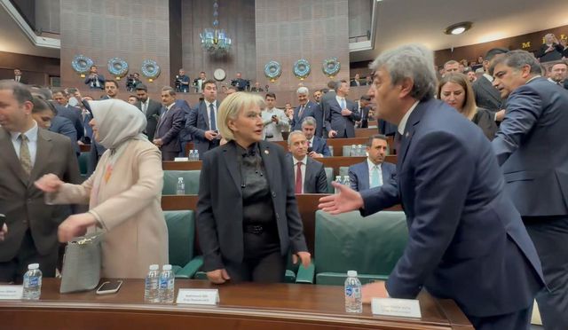 CHP’den istifa eden Nimet Özdemir AK Parti Grup Toplantısı’nda