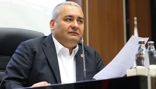 CHP’den istifa etmişti! Mesut Özarslan, CHP’nin yeni MYK üyelerine tebrik çiçeği gönderdi
