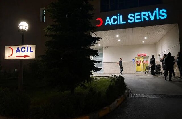 15 yaşındaki çocuk düğünde havaya ateş açtı: 11 yaralı