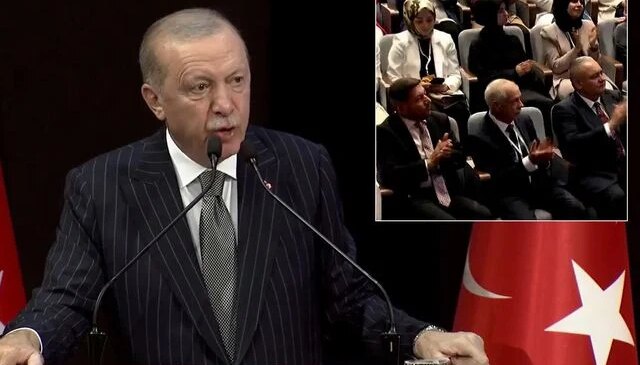 Rozetlerini Erdoğan taktı: Üç belediye başkanı daha AK Parti’ye katıldı