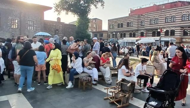 Diyarbakır bayramda 400 bin turist ağırladı, 72 ton ciğer kapış kapış gitti