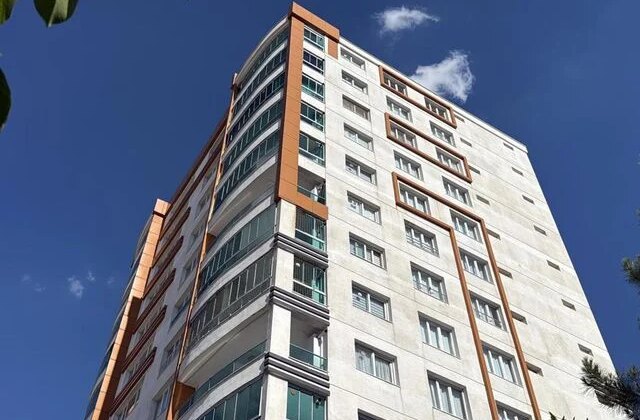 Diyarbakır’da evinin balkonundan atlayan çocuk hayatını kaybetti