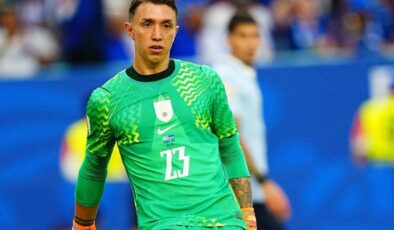 Dünya Kupası’ndan elenen Uruguay’da federasyondan futbolculara tarihi ceza