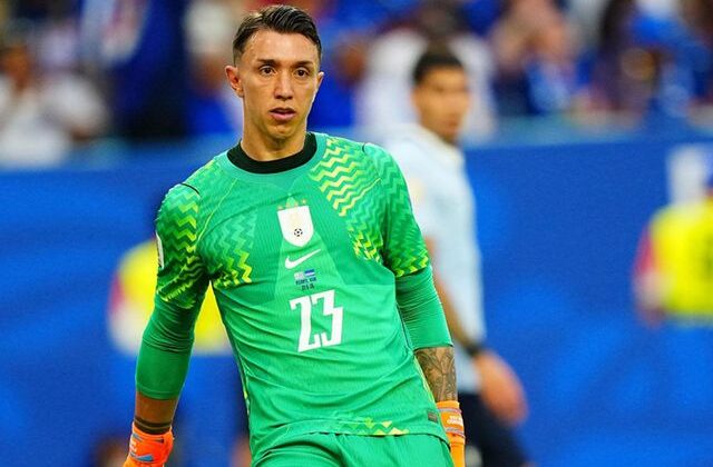 Dünya Kupası’ndan elenen Uruguay’da federasyondan futbolculara tarihi ceza