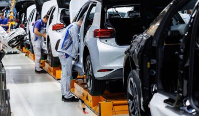 Otomotiv devi 4 fabrikasını kapatıyor! On binlerce kişi işsiz kalacak