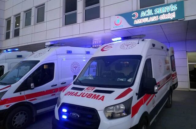 Trafikte kavga ettiği şahsın kulağını ısırarak kopardı
