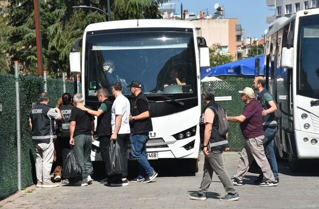 Ege Üniversitesi’nde yolsuzluk operasyonunda 41 şüpheli adliyede