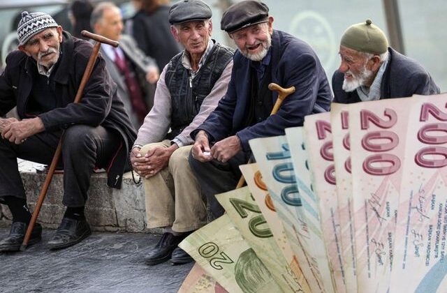 Milyonlarca emekli zam bekliyor! AK Parti sokağın sesine kulak verdi