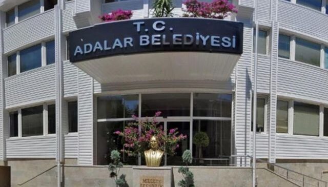 Adalar Belediyesi’ne mali şube baskını: 24 imar dosyasına el konuldu