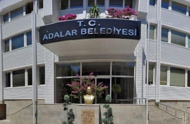 Adalar Belediyesi’ne mali şube baskını: 24 imar dosyasına el konuldu