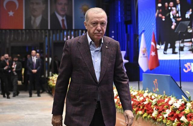 Erdoğan’a 25’inci yıl sürprizi! AK Parti’nin yeni şarkısı ilk kez dinletildi