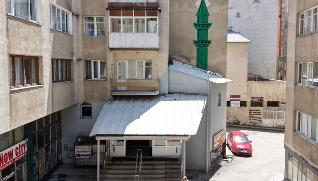 Uzaktan gören minare sanıyor, yanına yaklaşan şaşkına dönüyor