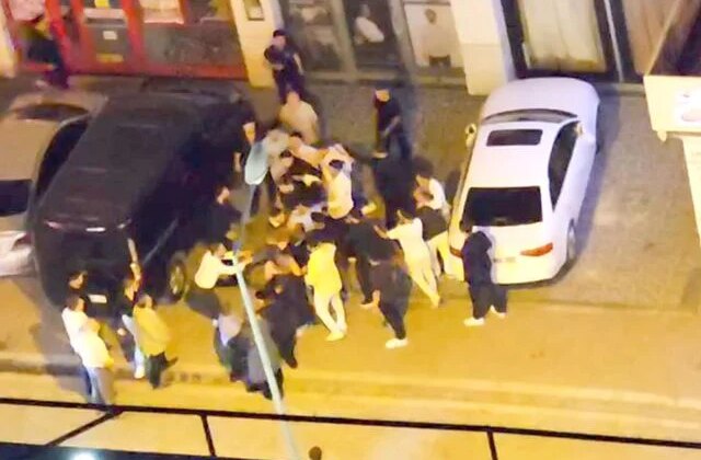 Esenyurt’ta düğün sonrası tekmeli yumruklu kavga kamerada