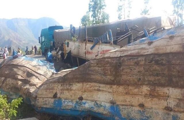 Etiyopya’da facia: Otobüs 100 metrelik uçuruma yuvarlandı: 28 kişi öldü