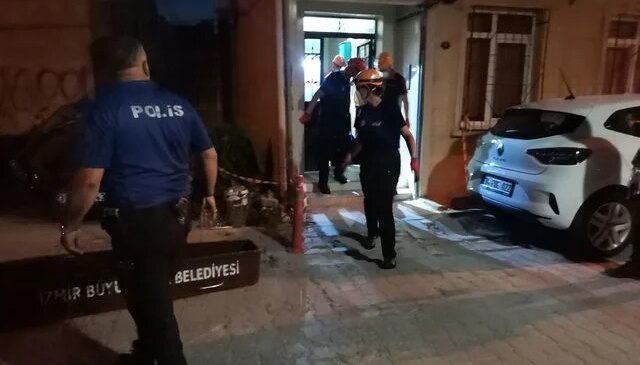 İzmir’de 1 kişi evde çıkan yangında hayatını kaybetti