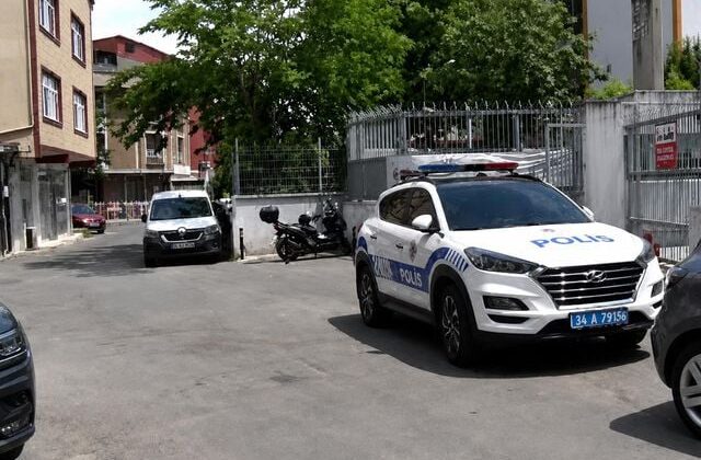 Eyüpsultan’da ders sırasında 2. kattan atlayan öğrenci hastaneye kaldırıldı