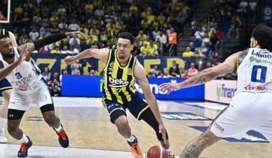 Fenerbahçe Beko yine 18 sayı geriden gelip kazandı