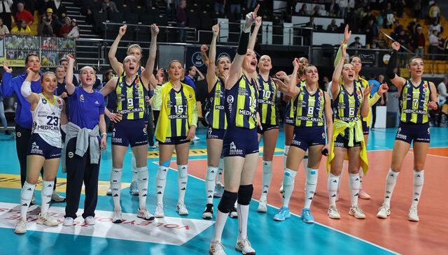 Fenerbahçe Kadın Voleybol Takımı’nda 7 oyuncuyla yollar ayrıldı