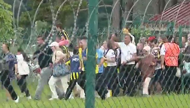 Fenerbahçe taraftarı bildiğiniz gibi! Kapılar açılınca hücum ettiler