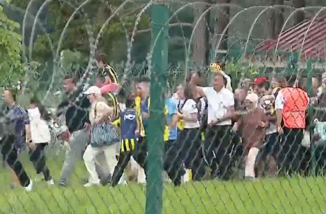 Fenerbahçe taraftarı bildiğiniz gibi! Kapılar açılınca hücum ettiler