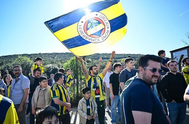 Fenerbahçe’de 2 yeni imza daha! Kampa katıldılar