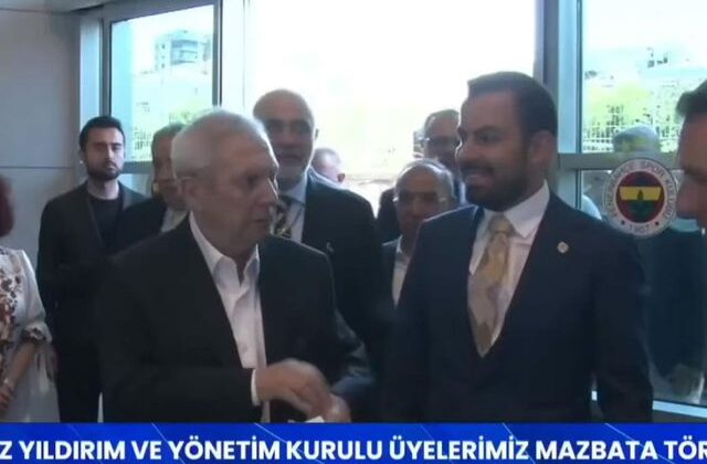 Fenerbahçe’de mazbata törenine damga vuran görüntü