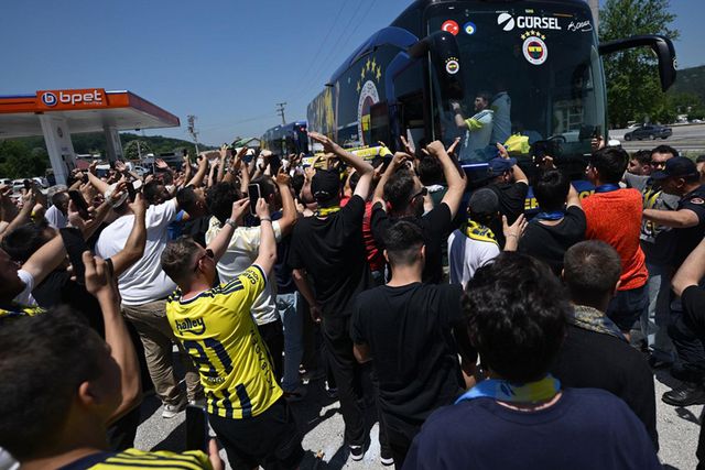 Fenerbahçe’nin kamp kadrosu belli oldu! Mert Hakan detayı